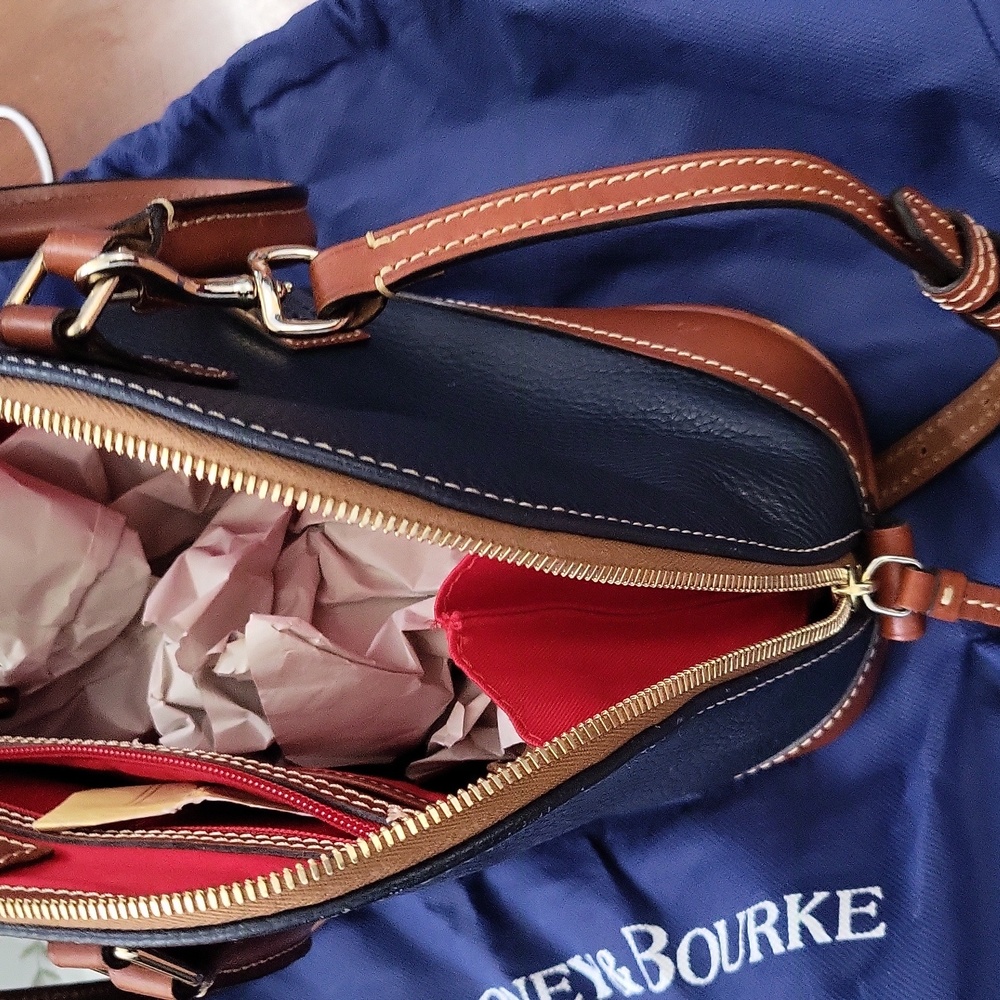 Dooney and Bourke Zip Zip sachel - Picture 8 of 8
